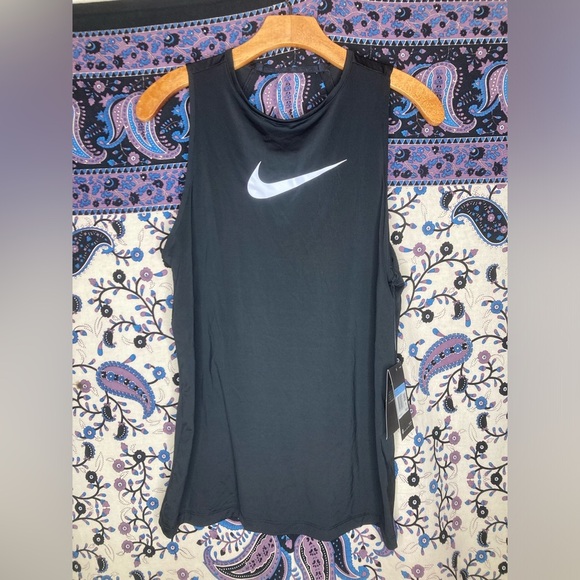 Nike Pro Swoosh training tank NWT - Picture 1 of 3